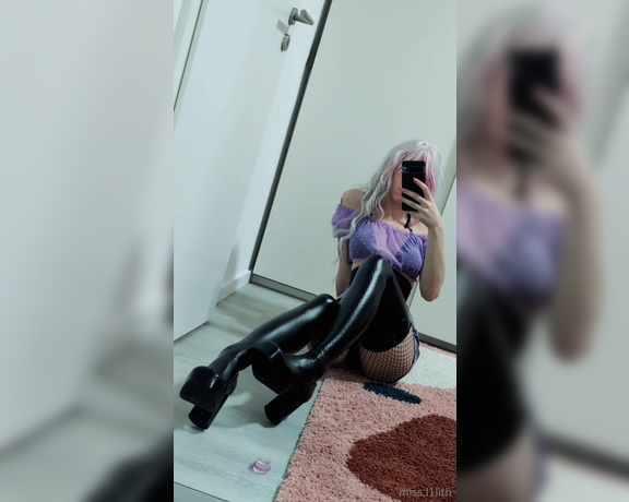 Miss Lilith aka miss.l1lith Femdom - 09-03-2024 OnlyFans Video - Hey loser, wanna entertain me