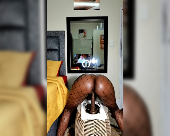 African Goddess aka msafricangoddesss Findom - 12-22-2023 OnlyFans Video - The way my ass was bouncing fuck it I want you to grab it and spread