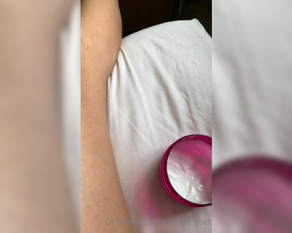 Caliupe Feet aka caliupe_feet Foot Fetish - 08-16-2021 OnlyFans Video - Clean and natural