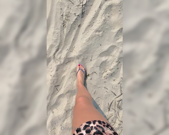 Caliupe Feet aka caliupe_feet Foot Fetish - 08-22-2021 OnlyFans Video - Feet on the beach