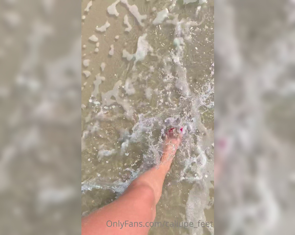 Caliupe Feet aka caliupe_feet Foot Fetish - 08-25-2021 OnlyFans Video - Banho de mar