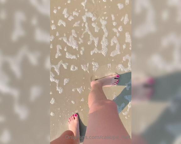 Caliupe Feet aka caliupe_feet Foot Fetish - 08-25-2021 OnlyFans Video - Banho de mar