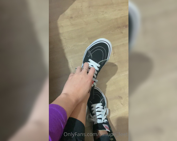 Caliupe Feet aka caliupe_feet Foot Fetish - 09-30-2021 OnlyFans Video - Red nails for my birthday today