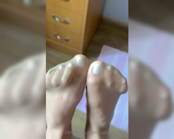 Caliupe Feet aka caliupe_feet Foot Fetish - 09-25-2021 OnlyFans Video - Thin socks And white nails