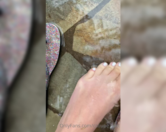 Caliupe Feet aka caliupe_feet Foot Fetish - 11-04-2021 OnlyFans Video - Rain