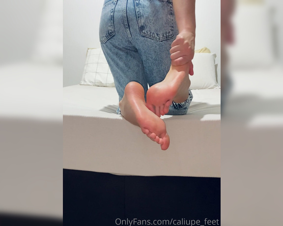 Caliupe Feet aka caliupe_feet Foot Fetish - 11-03-2021 OnlyFans Video - Good afternoon love