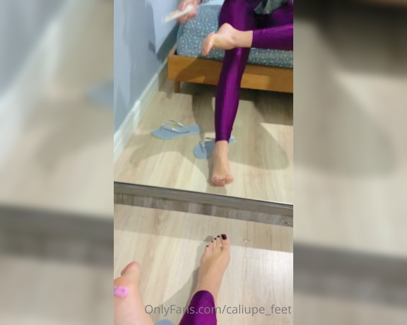 Caliupe Feet aka caliupe_feet Foot Fetish - 11-30-2021 OnlyFans Video - Último da sequência de preto