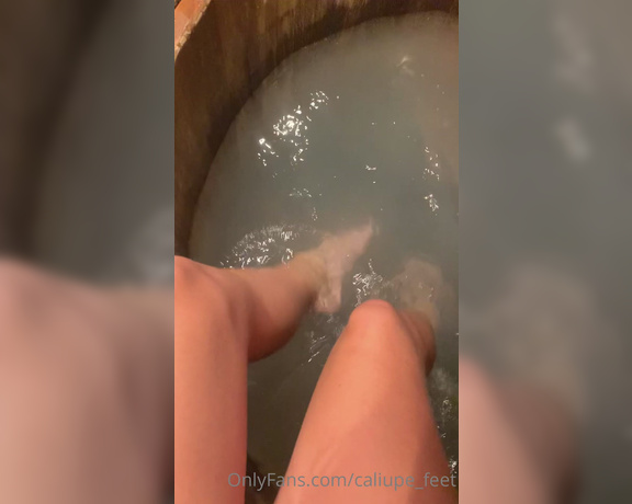 Caliupe Feet aka caliupe_feet Foot Fetish - 01-27-2022 OnlyFans Video - Pegando fogo