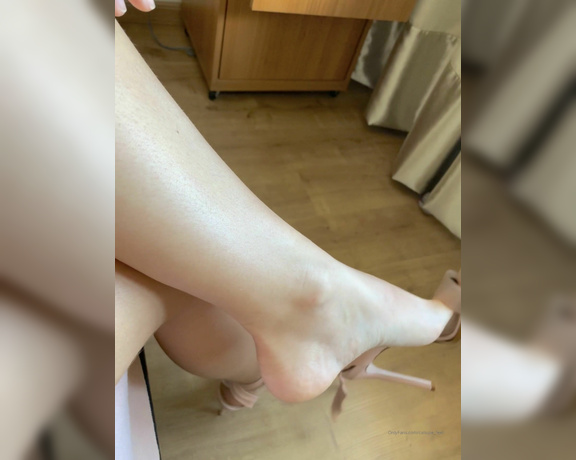 Caliupe Feet aka caliupe_feet Foot Fetish - 02-17-2022 OnlyFans Video - The sandal you love