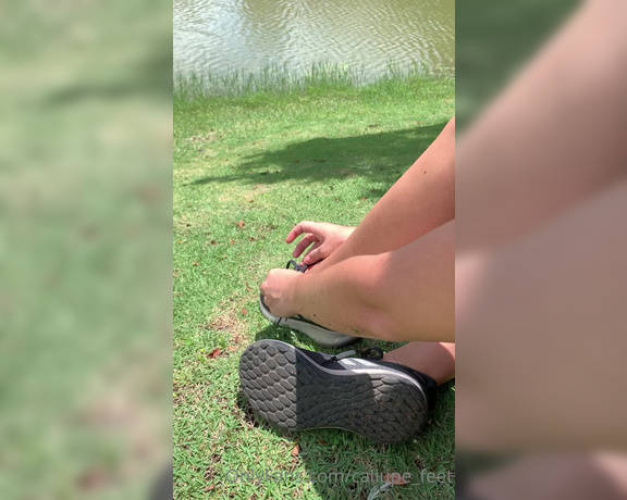 Caliupe Feet aka caliupe_feet Foot Fetish - 02-09-2022 OnlyFans Video - Bem suadinhos depois de caminhar