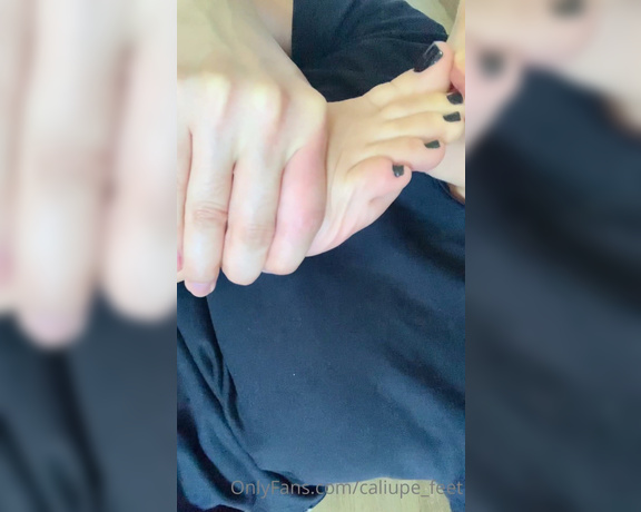 Caliupe Feet aka caliupe_feet Foot Fetish - 02-12-2022 OnlyFans Video - Have a nice weekend, everyone