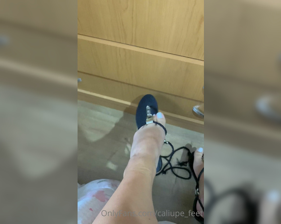 Caliupe Feet aka caliupe_feet Foot Fetish - 02-25-2022 OnlyFans Video - I really love white nails  Which shoe should I wear in the next video What