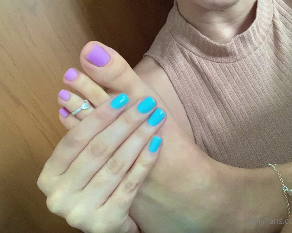 Caliupe Feet aka caliupe_feet Foot Fetish - 04-11-2022 OnlyFans Video - Pezinhos macios, cheirosos e gostosos