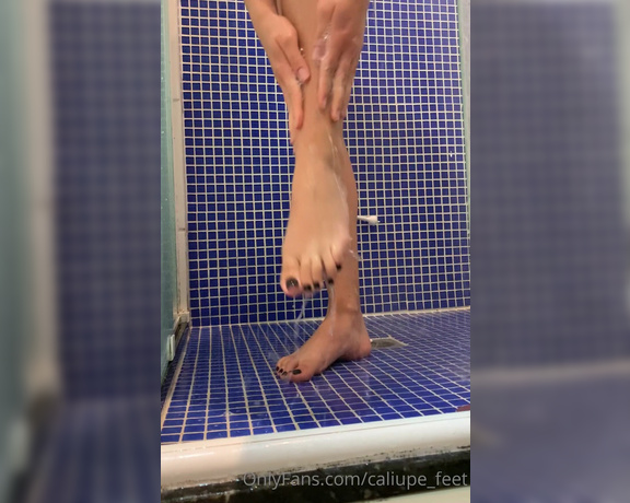 Caliupe Feet aka caliupe_feet Foot Fetish - 05-28-2022 OnlyFans Video - Good morning  Are you coming to take a shower with me I want you at