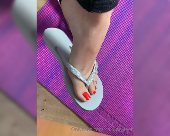 Caliupe Feet aka caliupe_feet Foot Fetish - 06-02-2022 OnlyFans Video - Cor nova, um tanto diferente Qual será dos meus sapatos combinam com essa cor para os