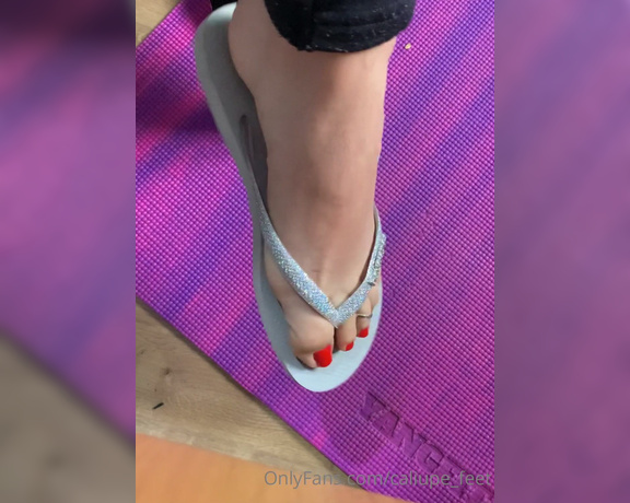 Caliupe Feet aka caliupe_feet Foot Fetish - 06-02-2022 OnlyFans Video - Cor nova, um tanto diferente Qual será dos meus sapatos combinam com essa cor para os