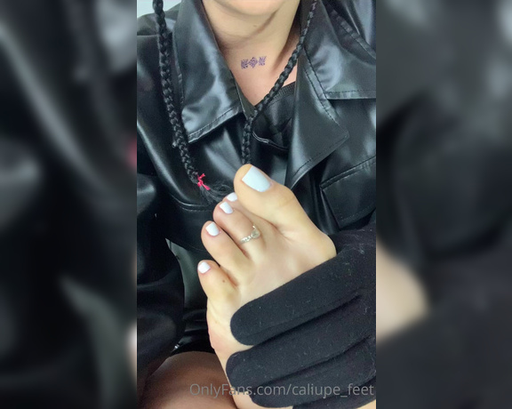 Caliupe Feet aka caliupe_feet Foot Fetish - 08-25-2022 OnlyFans Video - Pedacinho de um vídeo customizado especial