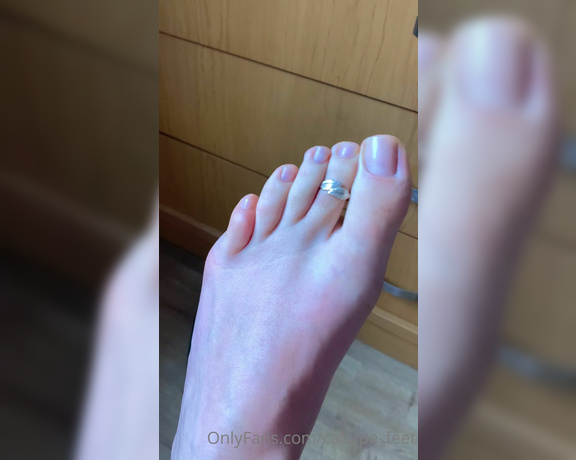 Caliupe Feet aka caliupe_feet Foot Fetish - 09-16-2022 OnlyFans Video - I spent the day with these shoes