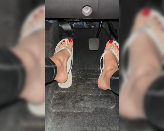 Caliupe Feet aka caliupe_feet Foot Fetish - 04-26-2023 OnlyFans Video - Um pedacinho de um vídeo customizado de pedalpumping que eu fiz essa semana