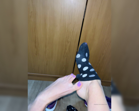 Caliupe Feet aka caliupe_feet Foot Fetish - 06-03-2023 OnlyFans Video - Corzinha nova e pés suados pós treino e bem macios