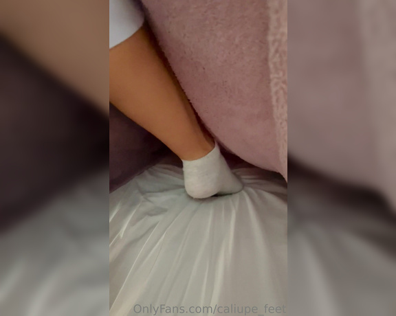 Caliupe Feet aka caliupe_feet Foot Fetish - 07-08-2023 OnlyFans Video - Bom dia com cor nova