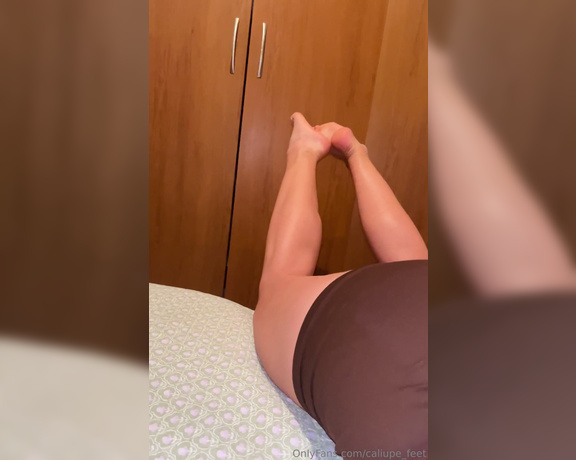 Caliupe Feet aka caliupe_feet Foot Fetish - 09-28-2023 OnlyFans Video - Leaked caliupe_feet 33854