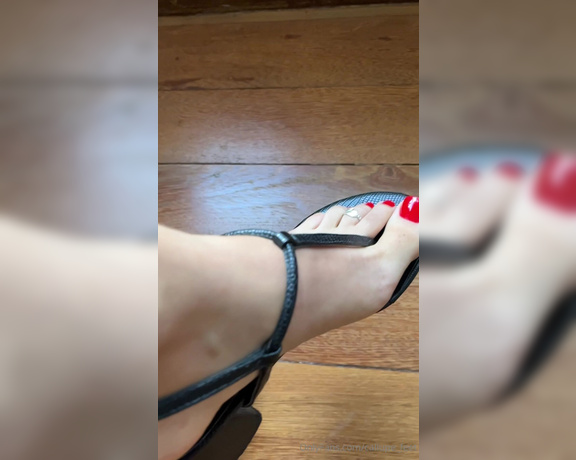 Caliupe Feet aka caliupe_feet Foot Fetish - 04-08-2024 OnlyFans Video - If you met me at work today, that would be your vision  Se você me