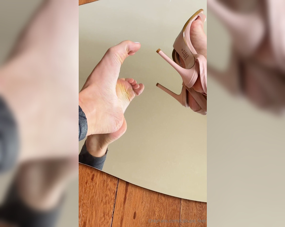 Caliupe Feet aka caliupe_feet Foot Fetish - 06-20-2024 OnlyFans Video - Visão completa desses pezinhos gostosos  Qual deles você vai começar a chupar primeiro Complete view