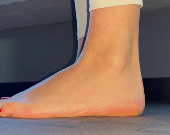 Caliupe Feet aka caliupe_feet Foot Fetish - 07-18-2024 OnlyFans Video - Antes do Muay Thai de hoje, enquanto só estava eu e o professor na sala, os