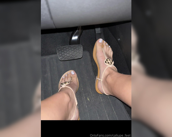 Caliupe Feet aka caliupe_feet Foot Fetish - 06-22-2024 OnlyFans Video - Get out of the way  Sai da frente