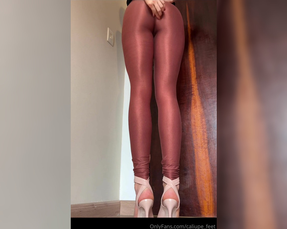 Caliupe Feet aka caliupe_feet Foot Fetish - 09-16-2024 OnlyFans Video - Quanto tempo você aguenta me vendo nessa posição  How long can you stand seeing me