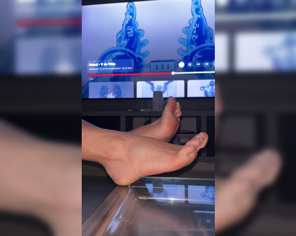 Caliupe Feet aka caliupe_feet Foot Fetish - 09-26-2024 OnlyFans Video - Um combo de solas em vários ângulos pra você