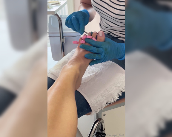 Caliupe Feet aka caliupe_feet Foot Fetish - 09-19-2024 OnlyFans Video - A manicure me disse nesse dia que até ela queria lamber meu pé  hahahahEu entendo