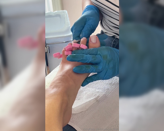 Caliupe Feet aka caliupe_feet Foot Fetish - 09-19-2024 OnlyFans Video - A manicure me disse nesse dia que até ela queria lamber meu pé  hahahahEu entendo