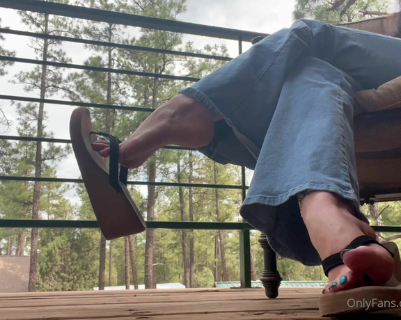 Jennysfeetelysium aka jennysfeet Foot Fetish - 07-03-2024 OnlyFans Video - Wedge flip flop dangle