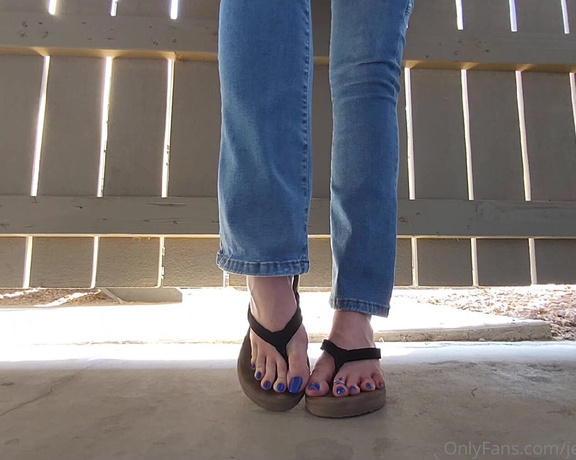 Jennysfeetelysium aka jennysfeet Foot Fetish - 09-30-2024 OnlyFans Video - It was hot today  look at my sweaty soles