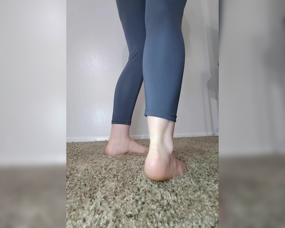 Jennysfeetelysium aka jennysfeet Foot Fetish - 10-07-2024 OnlyFans Video - Flexed wrinkled soles in your face