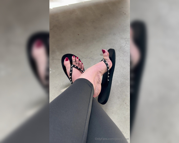 Jennysfeetelysium aka jennysfeet Foot Fetish - 09-21-2024 OnlyFans Video - Flip flop play