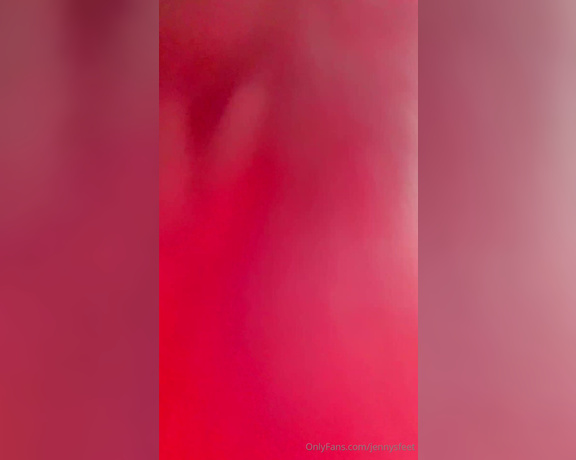 Jennysfeetelysium aka jennysfeet Foot Fetish - 10-08-2024 OnlyFans Video - A tiny bug man decided to sneak a sniff of my Juttis without permission