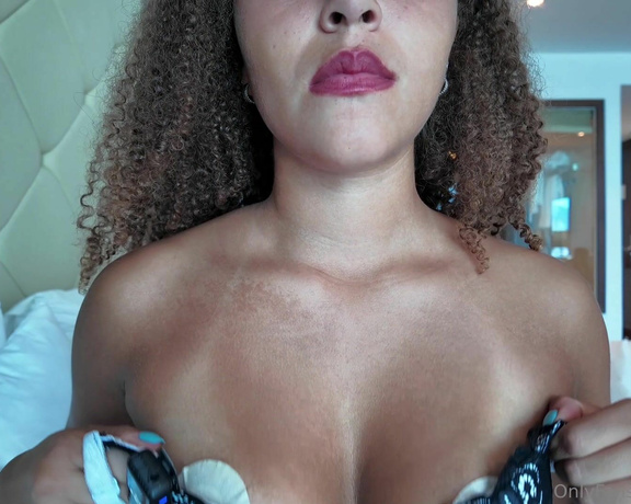 Tlnaxoxo aka tlnaxoxo ASMR - 03-27-2024 OnlyFans Video - ASMR collarbone tapping amp scratching  in bra amp topless