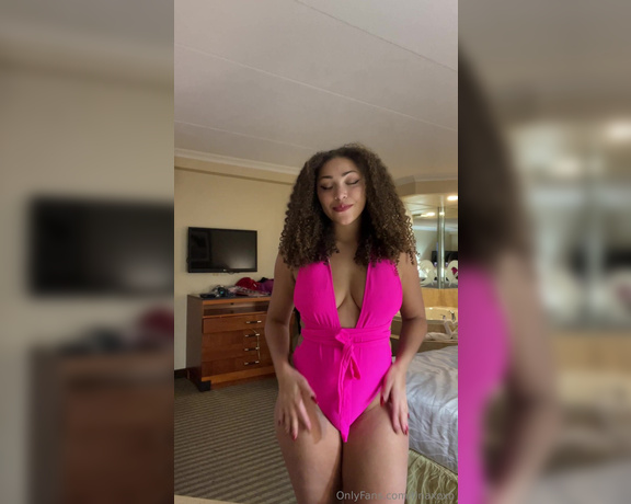 Tlnaxoxo aka tlnaxoxo ASMR - 01-25-2024 OnlyFans Video - me in my hot pink one piece