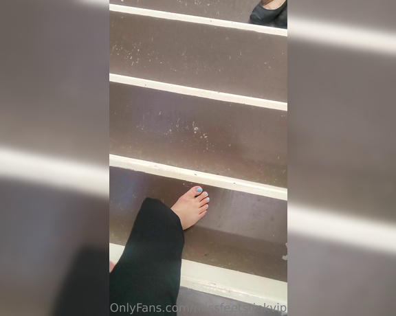 Tori Valentine aka missfeetstinkvip Foot Fetish - 04-22-2023 OnlyFans Video - Dont mind me just tossing my shoes around in the stairwell