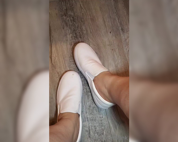 Tori Valentine aka missfeetstinkvip Foot Fetish - 05-08-2023 OnlyFans Video - I hope you all have enjoyed National No Sock Day