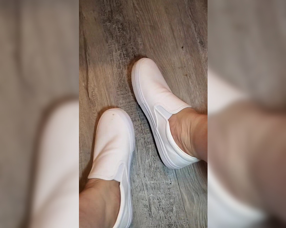 Tori Valentine aka missfeetstinkvip Foot Fetish - 05-08-2023 OnlyFans Video - I hope you all have enjoyed National No Sock Day