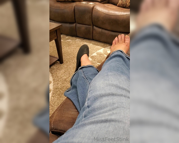 Tori Valentine aka missfeetstinkvip Foot Fetish - 05-11-2023 OnlyFans Video - This is the first video in a series of three _ I recently visited Belk to