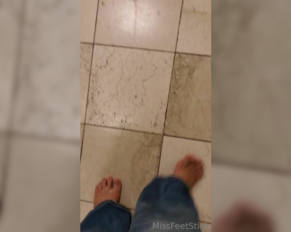 Tori Valentine aka missfeetstinkvip Foot Fetish - 05-25-2023 OnlyFans Video - Nature was calling in a harsh way while I was shopping at Belk for some new