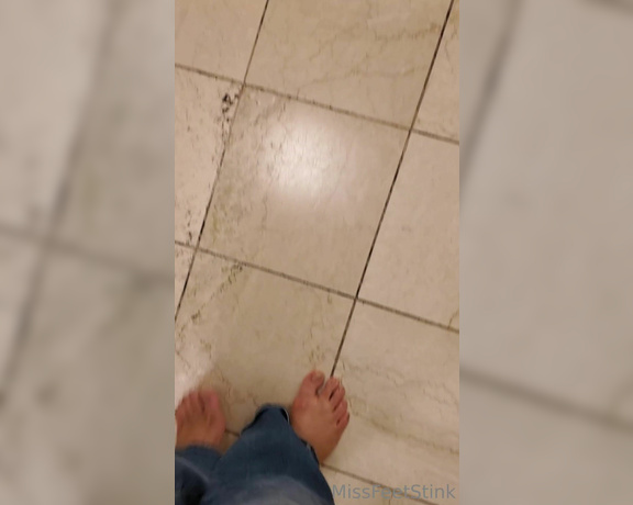 Tori Valentine aka missfeetstinkvip Foot Fetish - 05-25-2023 OnlyFans Video - Nature was calling in a harsh way while I was shopping at Belk for some new