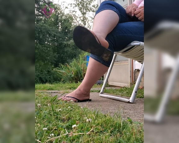 Tori Valentine aka missfeetstinkvip Foot Fetish - 06-14-2023 OnlyFans Video - Ohhhhhh summer summer summer time That means flip flops on my feetsies