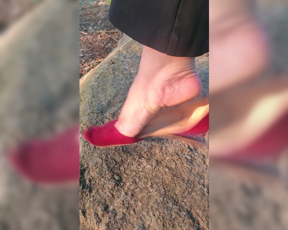 Tori Valentine aka missfeetstinkvip Foot Fetish - 06-25-2023 OnlyFans Video - Another day of work is in the books