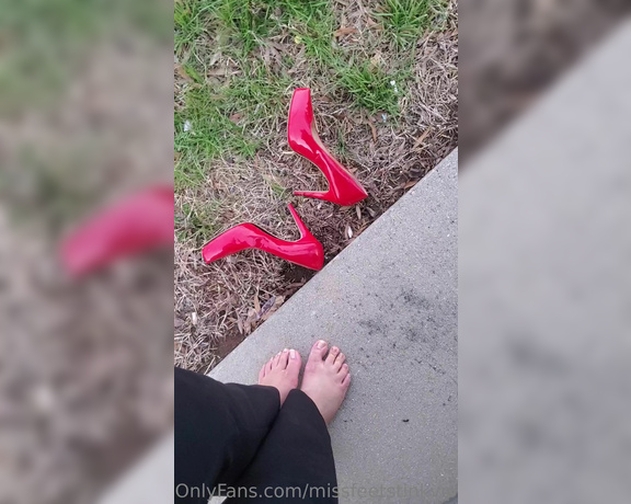 Tori Valentine aka missfeetstinkvip Foot Fetish - 04-23-2023 OnlyFans Video - These heels are so wore down and beat up Looks like its time to retire them